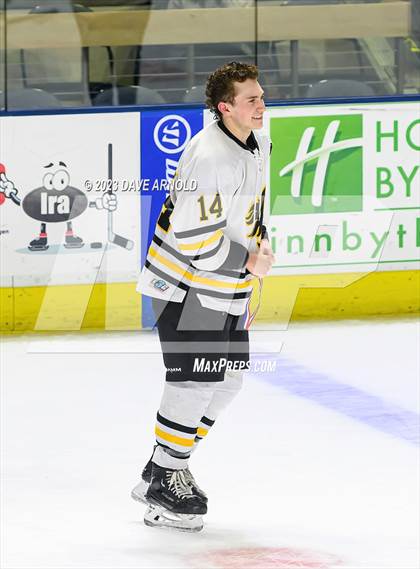 Thumbnail 2 in Cape Elizabeth vs. Messalonskee (MPA Class B State Final) photogallery.