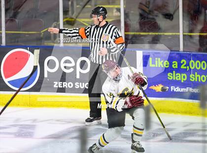 Thumbnail 1 in Cape Elizabeth vs. Messalonskee (MPA Class B State Final) photogallery.