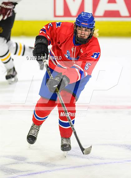 Thumbnail 1 in Cape Elizabeth vs. Messalonskee (MPA Class B State Final) photogallery.