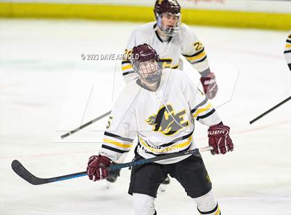 Thumbnail 1 in Cape Elizabeth vs. Messalonskee (MPA Class B State Final) photogallery.