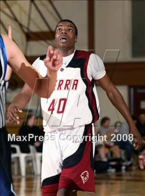 Thumbnail 2 in Compton vs. JSerra Catholic (Ocean View Tournament) photogallery.