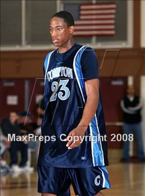 Thumbnail 2 in Compton vs. JSerra Catholic (Ocean View Tournament) photogallery.