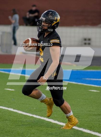 Thumbnail 2 in Round Valley vs. Santa Cruz Valley (AIA 2A Semifinal) photogallery.