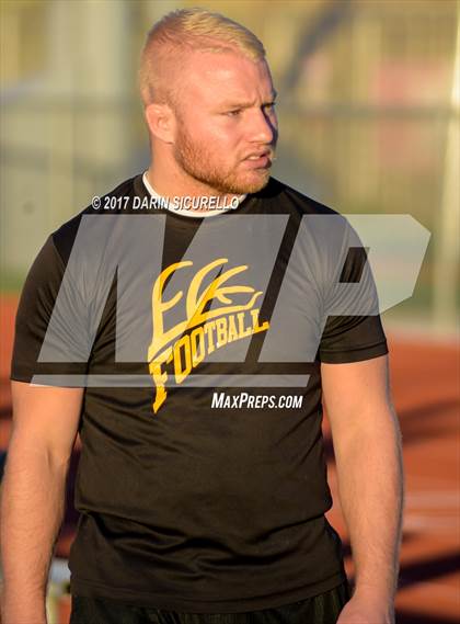 Thumbnail 2 in Round Valley vs. Santa Cruz Valley (AIA 2A Semifinal) photogallery.