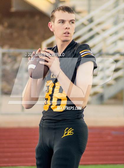 Thumbnail 1 in Round Valley vs. Santa Cruz Valley (AIA 2A Semifinal) photogallery.