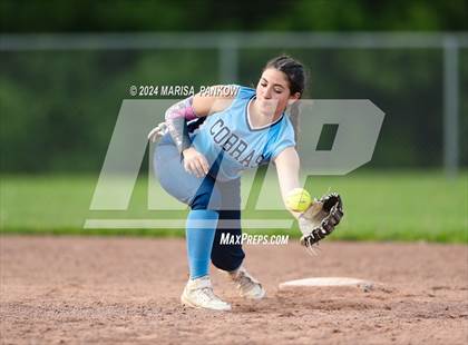 Thumbnail 3 in Bishop Grimes vs Syracuse photogallery.
