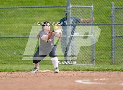 Thumbnail 2 in Bishop Grimes vs Syracuse photogallery.
