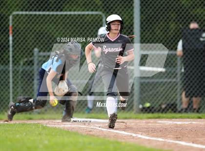 Thumbnail 3 in Bishop Grimes vs Syracuse photogallery.