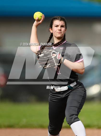 Thumbnail 2 in Bishop Grimes vs Syracuse photogallery.