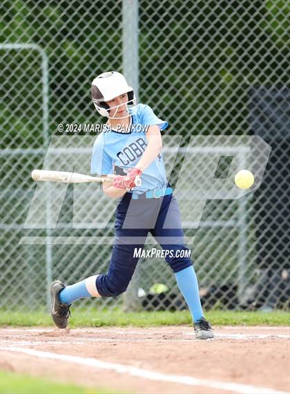 Thumbnail 2 in Bishop Grimes vs Syracuse photogallery.