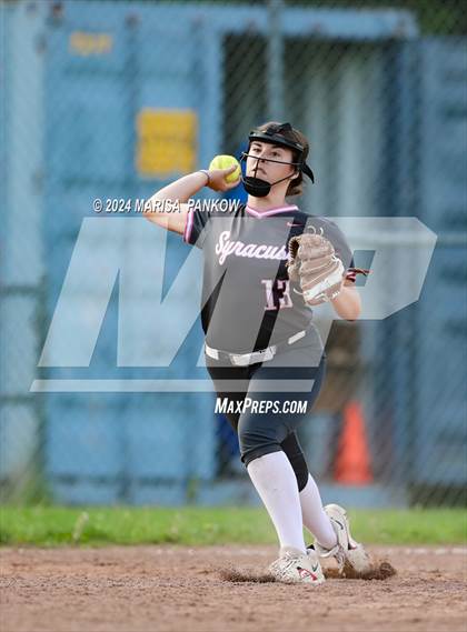 Thumbnail 2 in Bishop Grimes vs Syracuse photogallery.