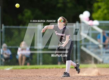Thumbnail 3 in Bishop Grimes vs Syracuse photogallery.
