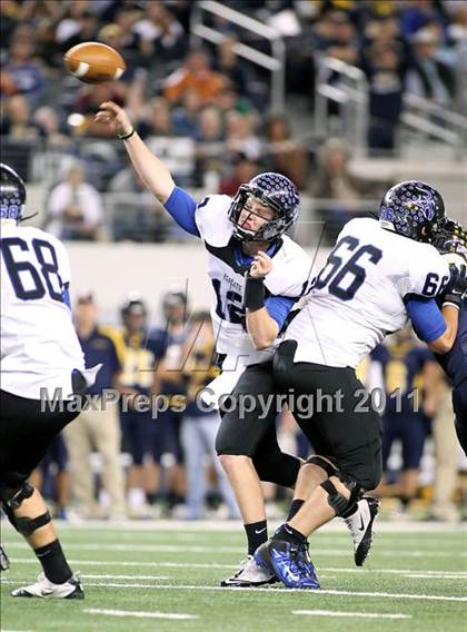 Thumbnail 3 in Byron Nelson vs. Stephenville (4A Division 2 Region 1 Area) photogallery.