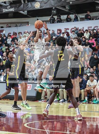 Thumbnail 3 in Montverde Academy vs. Brewster Academy (Spalding Hoophall Classic) photogallery.
