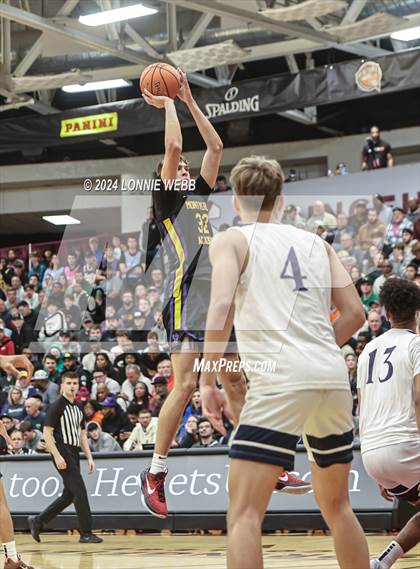 Thumbnail 3 in Montverde Academy vs. Brewster Academy (Spalding Hoophall Classic) photogallery.