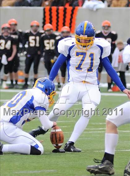 Thumbnail 1 in Shadyside vs. St. John's (OHSAA D VI Final) photogallery.