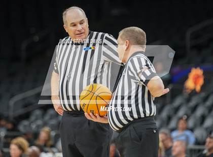 Thumbnail 3 in Pinnacle vs. North photogallery.