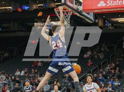 Thumbnail 3 in Pinnacle vs. North photogallery.