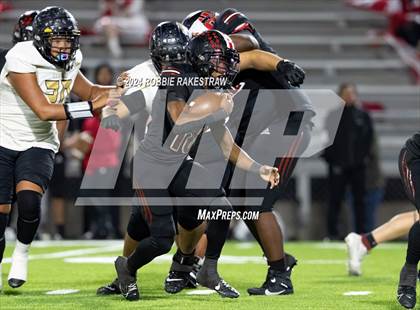 Thumbnail 2 in Hillcrest vs. Kaufman (UIL 5A DII Bi-District Playoff) photogallery.