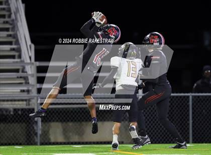 Thumbnail 1 in Hillcrest vs. Kaufman (UIL 5A DII Bi-District Playoff) photogallery.