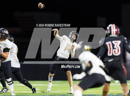 Thumbnail 2 in Hillcrest vs. Kaufman (UIL 5A DII Bi-District Playoff) photogallery.