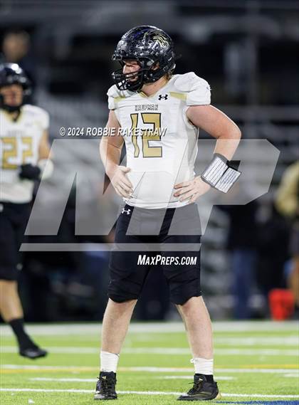 Thumbnail 3 in Hillcrest vs. Kaufman (UIL 5A DII Bi-District Playoff) photogallery.