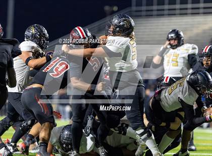 Thumbnail 1 in Hillcrest vs. Kaufman (UIL 5A DII Bi-District Playoff) photogallery.