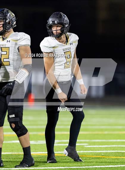 Thumbnail 2 in Hillcrest vs. Kaufman (UIL 5A DII Bi-District Playoff) photogallery.