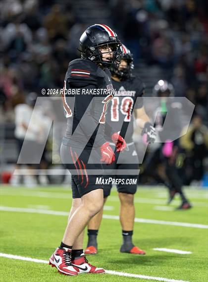 Thumbnail 2 in Hillcrest vs. Kaufman (UIL 5A DII Bi-District Playoff) photogallery.