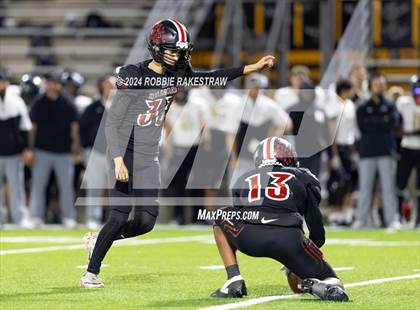 Thumbnail 3 in Hillcrest vs. Kaufman (UIL 5A DII Bi-District Playoff) photogallery.