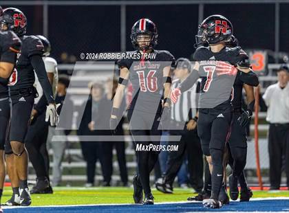 Thumbnail 3 in Hillcrest vs. Kaufman (UIL 5A DII Bi-District Playoff) photogallery.
