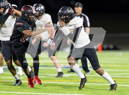 Thumbnail 2 in Hillcrest vs. Kaufman (UIL 5A DII Bi-District Playoff) photogallery.