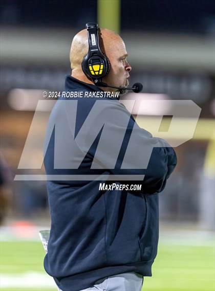 Thumbnail 3 in Hillcrest vs. Kaufman (UIL 5A DII Bi-District Playoff) photogallery.