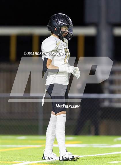 Thumbnail 3 in Hillcrest vs. Kaufman (UIL 5A DII Bi-District Playoff) photogallery.