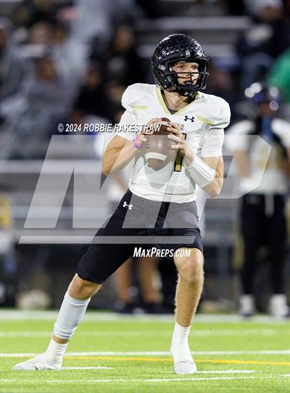 Thumbnail 1 in Hillcrest vs. Kaufman (UIL 5A DII Bi-District Playoff) photogallery.