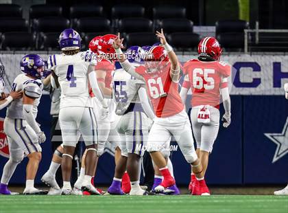 Thumbnail 2 in Mart vs. Albany (UIL 2A D2 Final) photogallery.