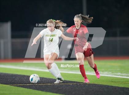 Thumbnail 1 in Roosevelt vs Lincoln (WIAA 3A Semifinal) photogallery.