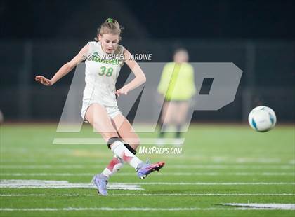 Thumbnail 2 in Roosevelt vs Lincoln (WIAA 3A Semifinal) photogallery.