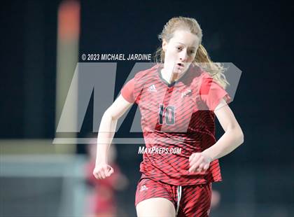 Thumbnail 2 in Roosevelt vs Lincoln (WIAA 3A Semifinal) photogallery.