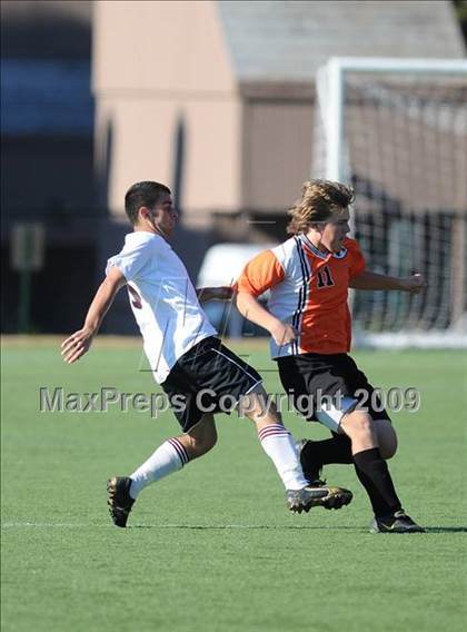 Thumbnail 2 in Derryfield vs Lisbon (NHIAA Class S Final) photogallery.