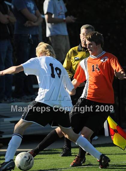 Thumbnail 3 in Derryfield vs Lisbon (NHIAA Class S Final) photogallery.