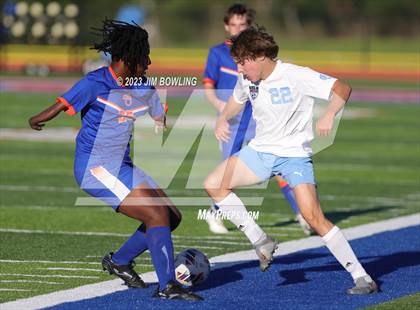 Thumbnail 2 in Decatur Eisenhower vs. St. Teresa photogallery.