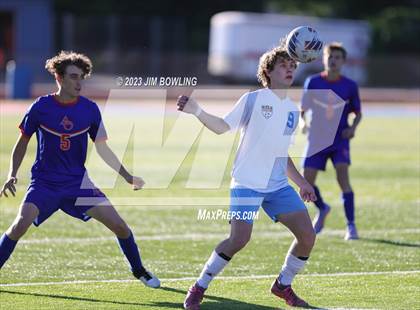 Thumbnail 2 in Decatur Eisenhower vs. St. Teresa photogallery.