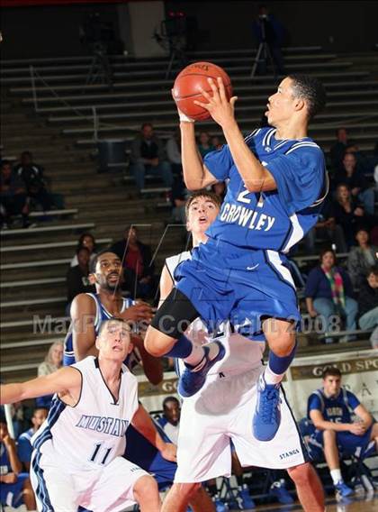 Thumbnail 2 in Kingwood vs. North Crowley (McDonald's Texas Invitational) photogallery.