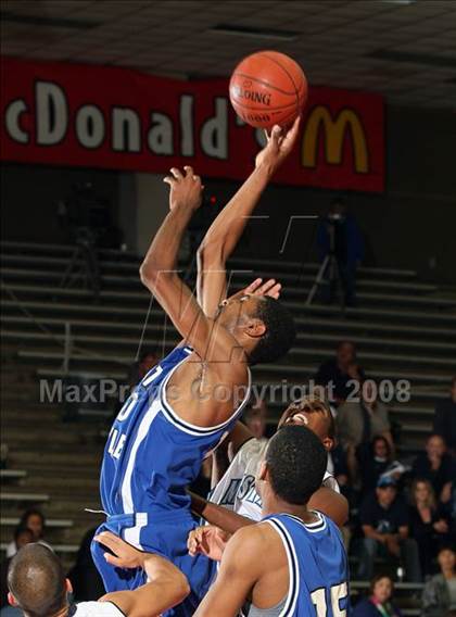 Thumbnail 2 in Kingwood vs. North Crowley (McDonald's Texas Invitational) photogallery.