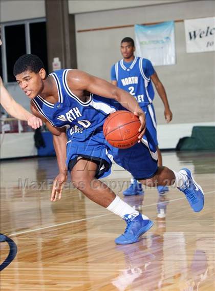 Thumbnail 1 in Kingwood vs. North Crowley (McDonald's Texas Invitational) photogallery.