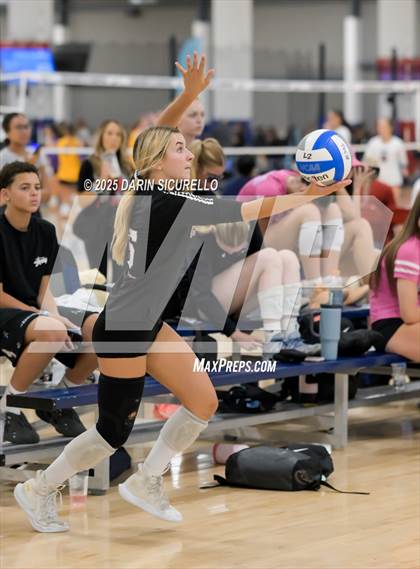 Thumbnail 2 in Bishop Gorman vs. Centennial (Nike Tournament of Champions – Southwest) photogallery.