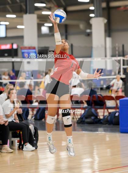 Thumbnail 2 in Bishop Gorman vs. Centennial (Nike Tournament of Champions – Southwest) photogallery.