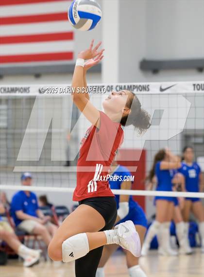 Thumbnail 2 in Bishop Gorman vs. Centennial (Nike Tournament of Champions – Southwest) photogallery.