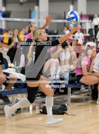 Thumbnail 3 in Bishop Gorman vs. Centennial (Nike Tournament of Champions – Southwest) photogallery.